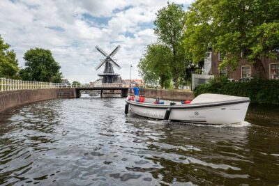 Private Haarlem Canal Cruise with Captain (Electric Boat) - Cruising the waterways: what your captain helps you notice