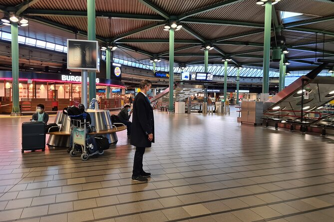 Private Minivan transfer to Rotterdam - Arrival at Rotterdam Central Station: how to start your day in the right place