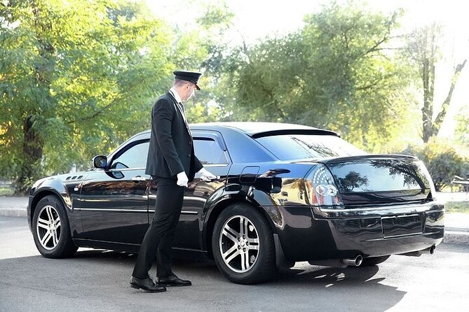 Private One way Transfer Amsterdam Airport to Amsterdam - 75 minutes of free waiting: how this saves your arrival day
