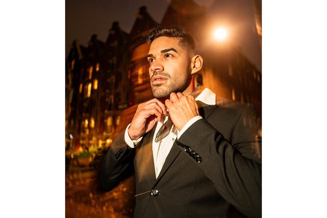 Private Photo Session in Amsterdam - Damrak Meets the Dancing Houses: where your session starts