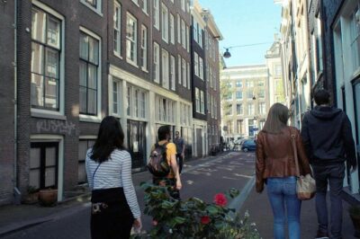 Private Tour: Amsterdam's City Highlights and Hidden Gems - Begijnhof: the courtyard pause that changes your whole mood