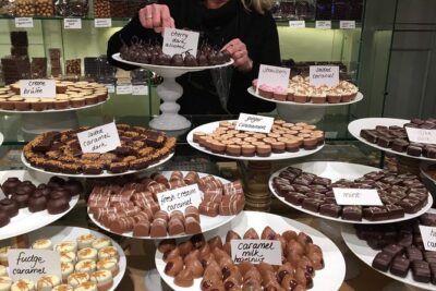 Private Walking Food Tour in Amsterdam - Stop 1: Old Amsterdam Cheese Store and the Classic Trio