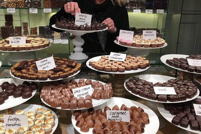 Private Walking Food Tour in Amsterdam - Stop 1: Old Amsterdam Cheese Store and the Classic Trio