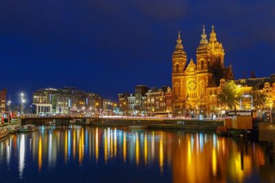 Private walking tour Amsterdam. English or Spanish. - The First Stop: Old Town Foundations Around Dam Square