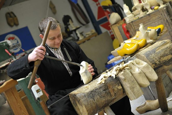 Private Workshop for Wooden Shoe Making in Simonehoeve - Practical tips: stamina, tools, and getting there