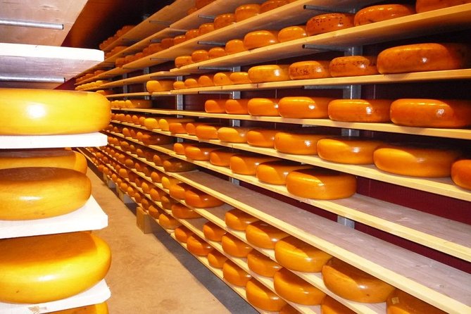 Private Zaanse Schans & Volendam Tour: Windmills, Cheese & Clogs - A comfortable private setup leaving Amsterdam