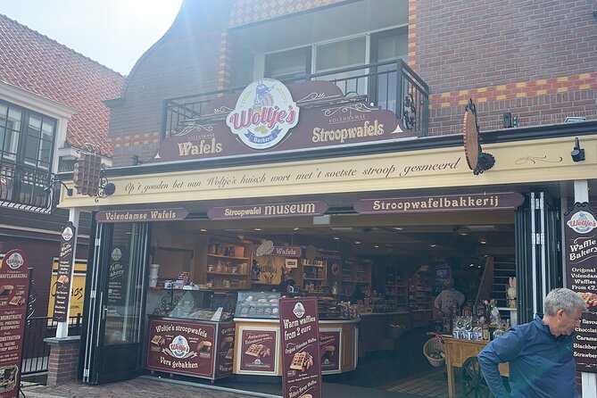 Private Zaanse Schans Windmills and Volendam Tour from Amsterdam - Price and logistics: what $337.61 is really buying you