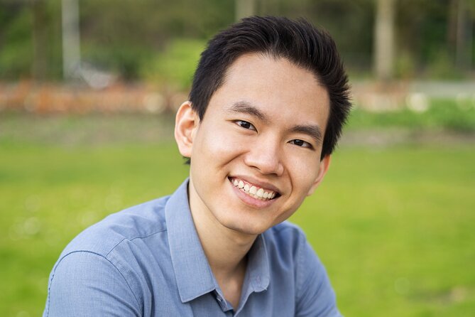 Professional Tinder Photo Session in Amsterdam - The 2-Hour Package: Two Outfit Changes and Three Locations