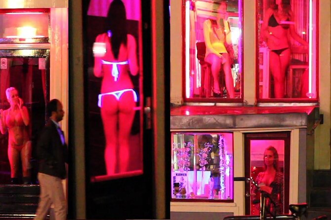 Red Light District Primetime Private Tour for 18+ Only - Entering De Wallen with an expert guide, not a script