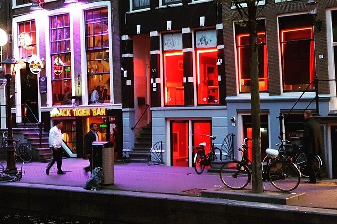 Red Light District Primetime Private Tour for 18+ Only - Walking Zeedijk—where older Amsterdam meets the present