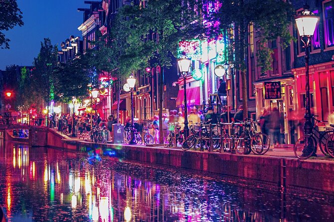 Red Light District Primetime Private Tour for 18+ Only - Oude Kerk—when the church’s timeline contrasts the district