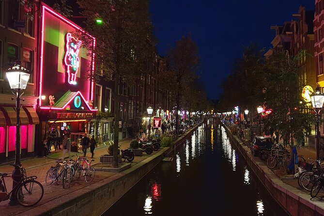 Red Light District Tour by Locals, Small Group (approx 4) - Upgrades and Flexibility: Pickup, Drinks, or Private Guide