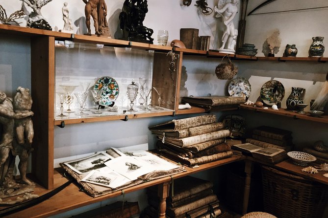 Rembrandt House & Neighborhood Exclusive Guided Walking Tour - Keizersgracht: why Amsterdam names matter