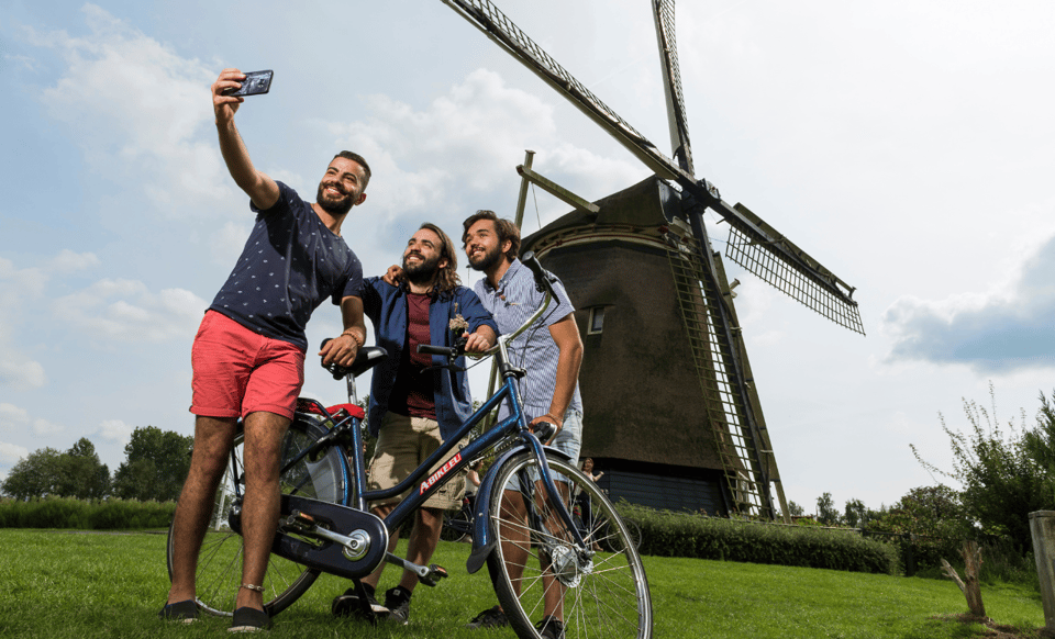 Rent a bike in Amsterdam | 1, 2, 3+ hours - Included extras that make the ride less annoying