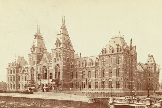 Rijksmuseum Amsterdam Private Guided Tour - Where to meet: the orange school sign under the arch