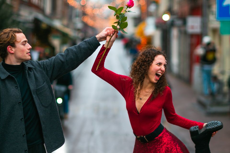 Romantic Photoshoot Experience for Couples in Amsterdam - The setting: canals, bridges, and the romance of the 9 Straatjes