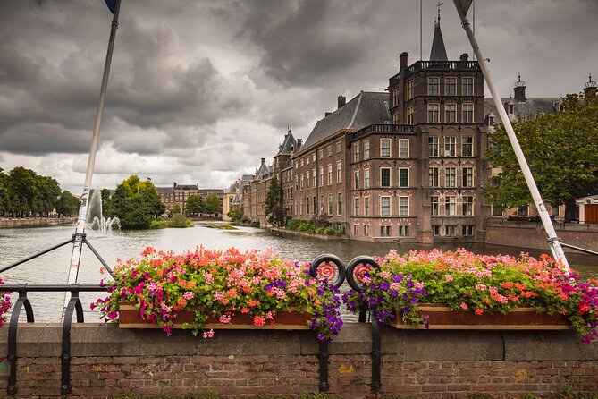 Rotterdam, Delft and The Hague Guided Tour from Amsterdam - Optional Amsterdam canal cruise: the relax button if you choose it