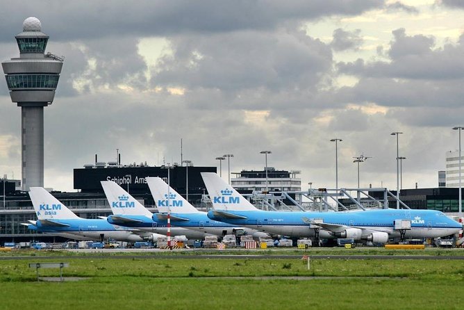 Schiphol Airport to Amsterdam Private Transfer - The Mercedes Ride: Comfort, Wi‑Fi, and a Chauffeur Who Actually Helps