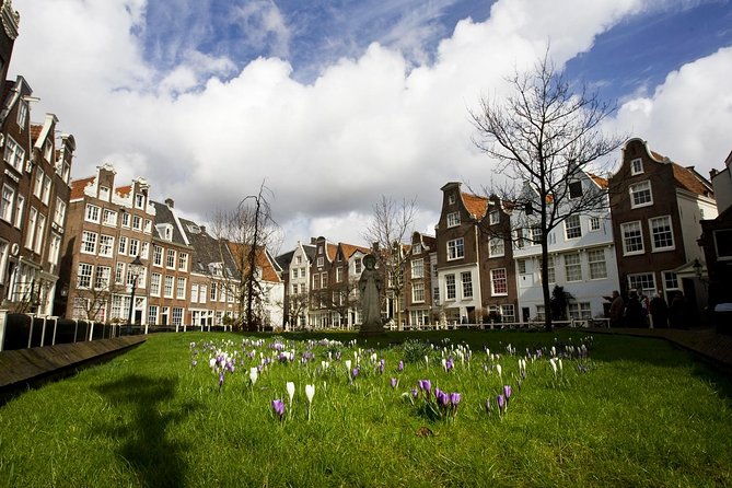 Secrets of Amsterdam Walking Tour plus Dutch Sweets Tasting - Spui: the square where stories and book browsing collide