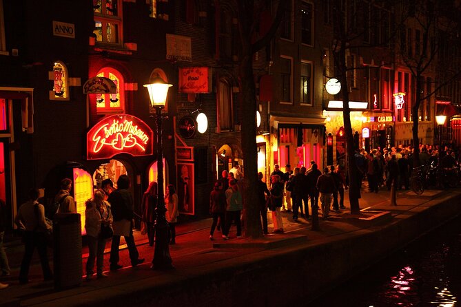 Self-Guided Audio Tour of The Red Light District - What This Self-Guided Audio Tour Feels Like in Real Life