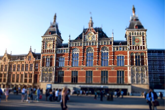 Self-guided city walking tour in Amsterdam - Flexibility without losing structure