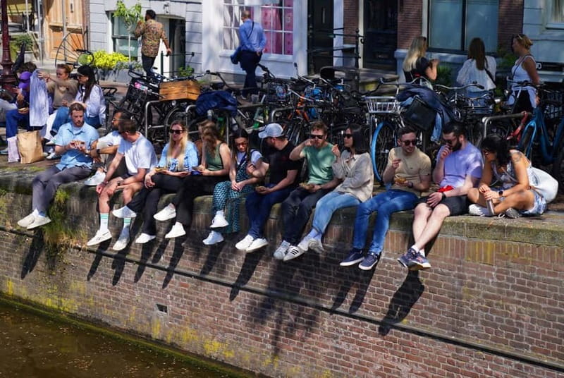 Skipping Lines & Sipping Beers: A History Tour of Amsterdam - FAQ