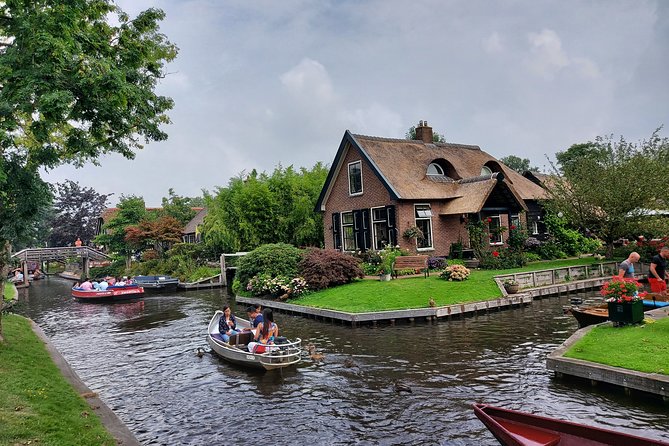 Small-Group Tour to Windmills & Giethoorn with boat tour - Zaanse Schans: Windmills, Museums, Wooden Shoes, and Cheese