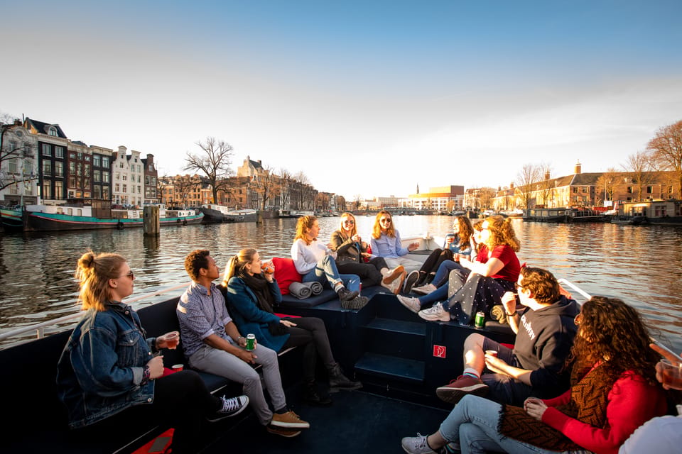 Small-Group Walking Tour with Amsterdam Canal Cruise - Begijnhof to Muntplein: Quiet Courtyards and Canal-Ready Breaks