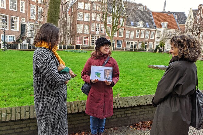 Small-Group Women's History Tour in Amsterdam - Stop-by-stop: the full route from Prins Hendrikkade to Begijnhof