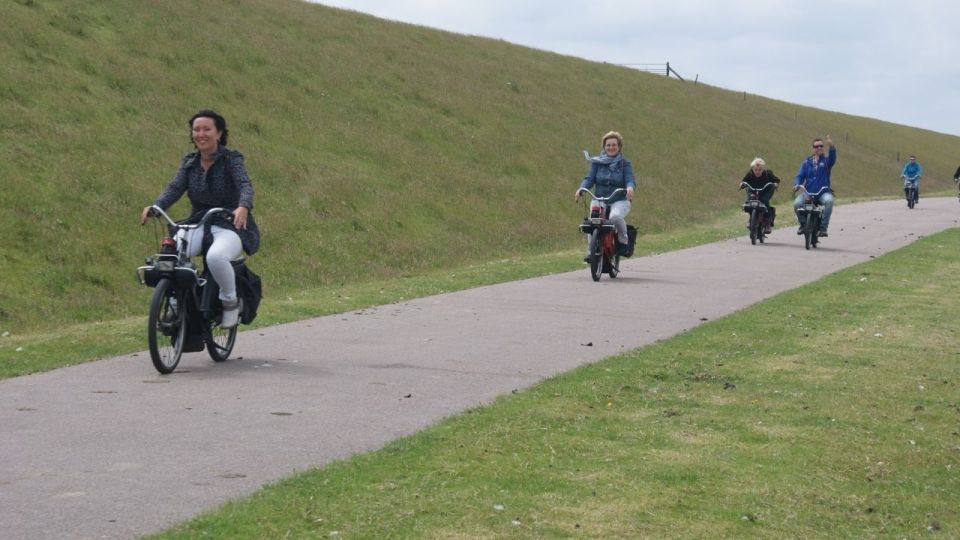 Texel: Solex Moped Rental - Included support: breakdown service and parking that saves time