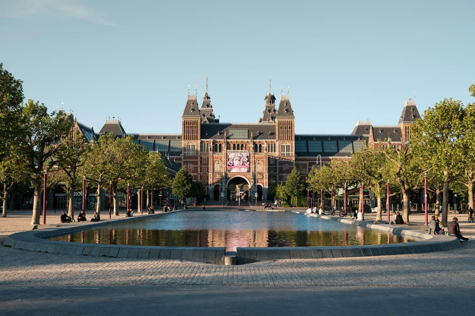 The Rijksmuseum Tour: Small Guided Group with Museum Entry - The tour’s “story mode”: Black Death to independence and the Golden Age