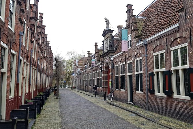 The rise of Haarlem: Culture, History, Art and Architecture Walking Tour - Women’s resistance and museum stops: what’s included vs. what’s not