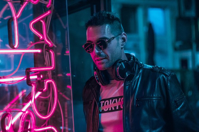 Vacation Night Photoshoot & Tour in Amsterdam - Red Light District Walking Tour: What You’re Actually Doing