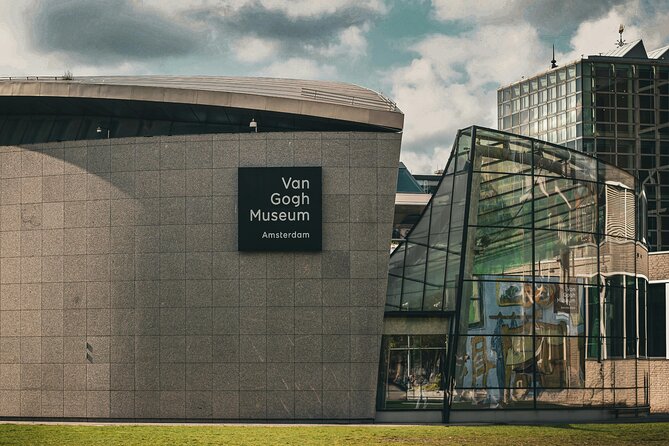 Van Gogh Museum Guided Tour •10 people• Face to Face with Vincent - What the Guides Do (And Why You’ll Care)