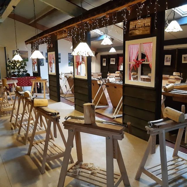 Volendam: 2-Hour Clogmaking Workshop and Cheese Tour - Simonehoeve in Katwoude: where the windmill points the way