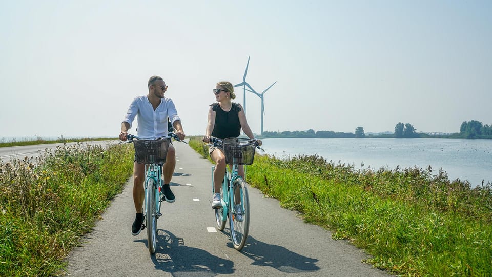 Volendam: Bike Rental including Highlights-Routes - Who This Bike Day Suits Best