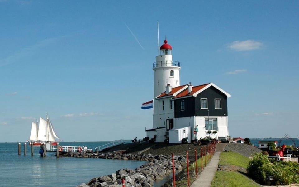 Volendam: E-Bike Rental including Highlights-Routes - Volendam E-bike Rental: the fast way into classic Dutch scenery