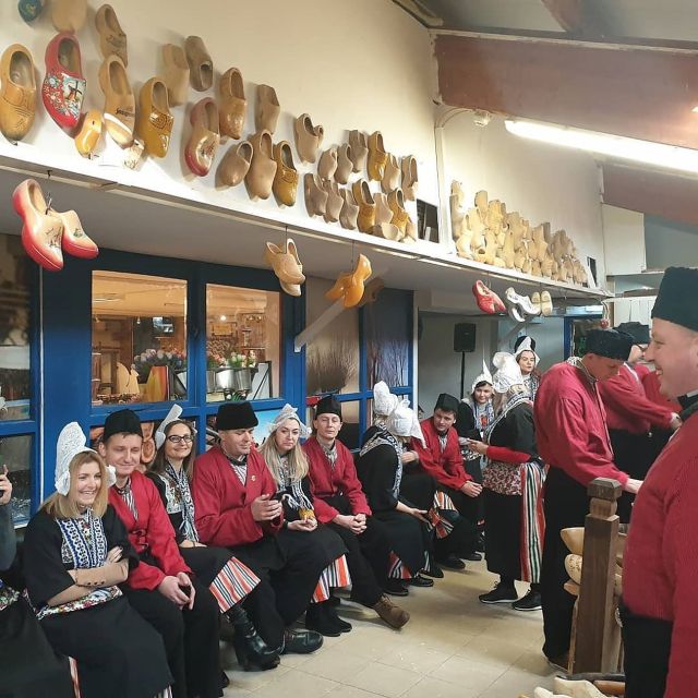 Volendam: Traditional Costume Photo with Cheese & Clog Tour - Price and value: what you get for $11