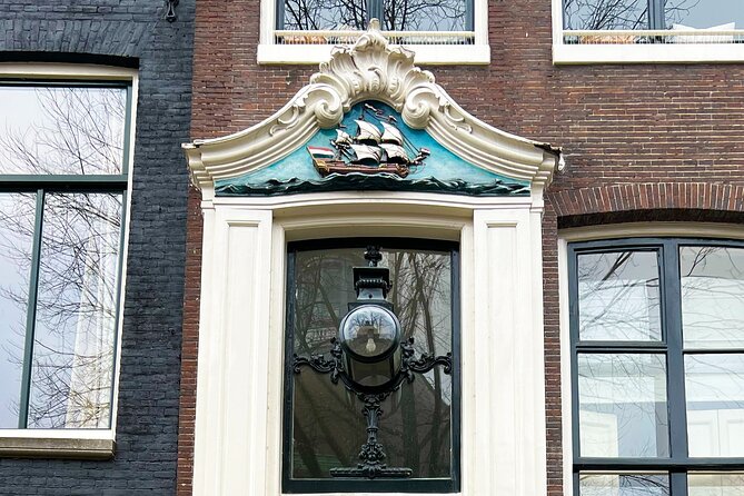 Walking Tour about Golden Age Architecture, private local guide - Price and logistics: why $73.59 can make sense for a private architecture tour