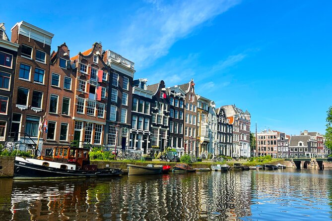 Walking Tour about Golden Age Architecture, private local guide - From Dam Square to the Royal Palace: power, symbolism, and building on marshy ground