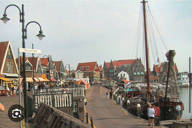 Windmills Country side tour Zaanse Schans-Cheesefactory-Volendam - Private Van Comfort: Wi-Fi, Bottled Water, and Small Group Cost
