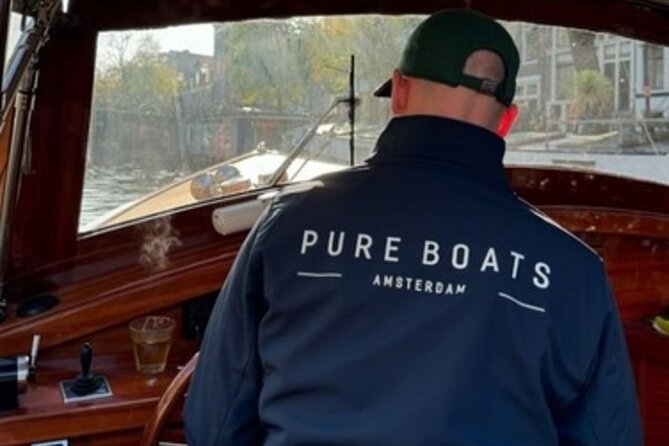 Winter Canal Cruise in Amsterdam - Guides and Captains: Why the Small Group Matters