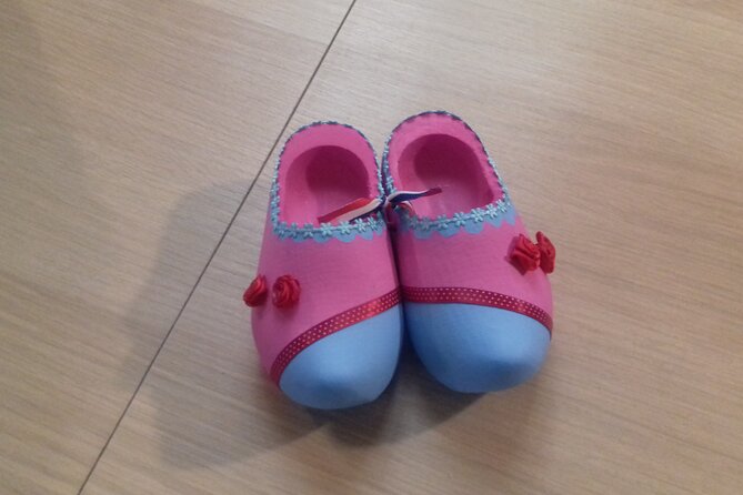 Wooden Shoes Painting Private Workshop in Simonehoeve - Your painting session: templates, guidance, and the 14 cm clog