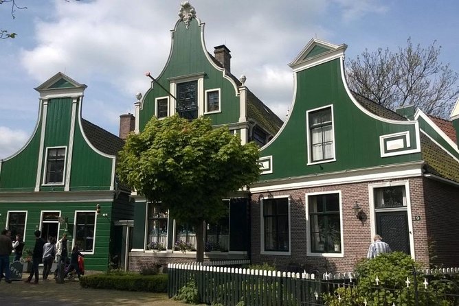Zaanse Schans 3-Hour Private Tour from central Amsterdam, Airport or Port - Why Zaanse Schans Fits So Well Outside Amsterdam