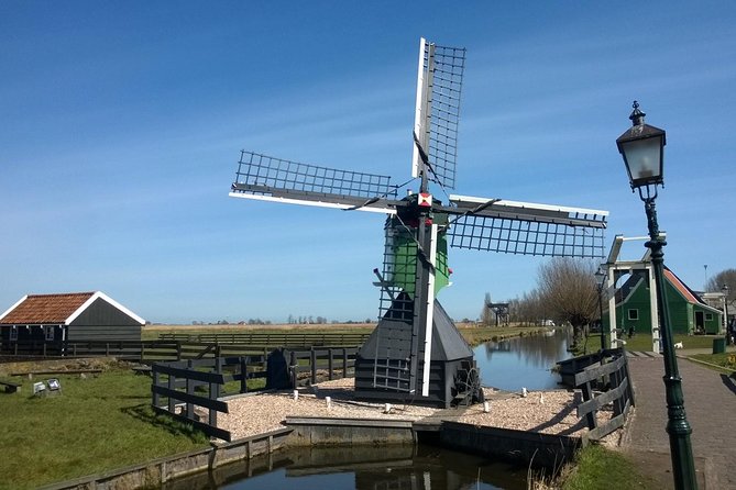 Zaanse Schans 3-Hour Private Tour from central Amsterdam, Airport or Port - Stop 2: Kooijman Souvenirs and Clogs Wooden Shoe Workshop