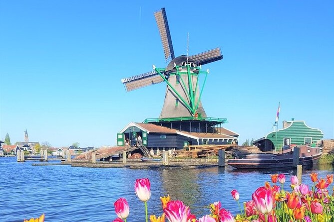 Zaanse Schans Giethoorn Private Tour from Amsterdam Canal Cruise - Entering Zaanse Schans Windmills by the River Zaan