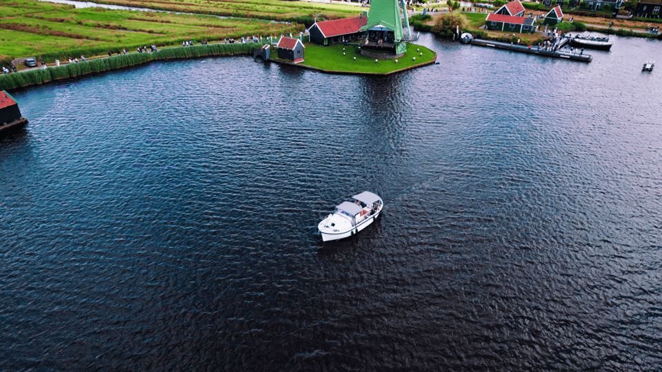 Zaanse Schans: Private Cruise + Live Guide, Optional Drinks - Dutch Houses from the Water: Why Boat Views Beat Walking