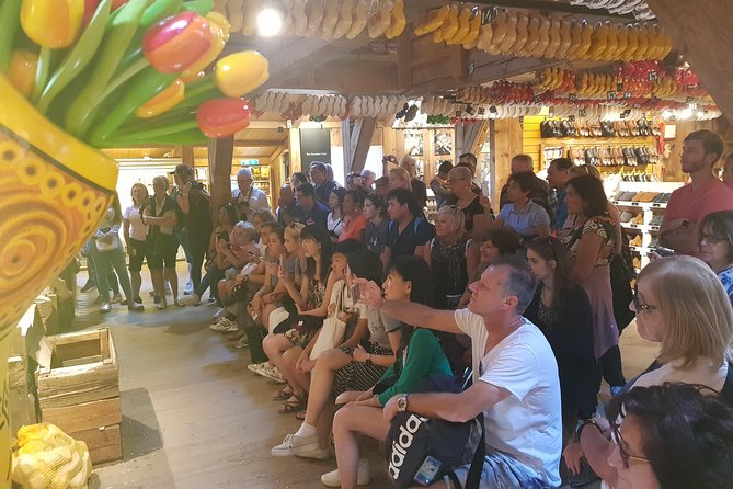 Zaanse Schans windmill tour with Italian guide - Stop 3: Catharina Hoeve cheese farm and Gouda tasting