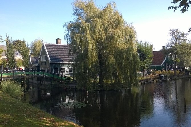 Zaanse Schans Windmills Private Tour from Amsterdam Airport - Walking time and weather: plan like a local